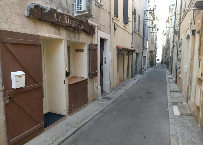 Le Mistral Location